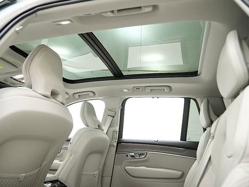 New 2026 Volvo XC90 T8 Ultra w/ Protection Package image 22