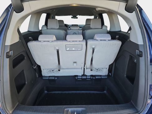 Certified 2024 Honda Odyssey EX image 16