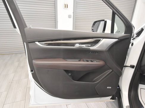 Used 2023 Cadillac XT6 Premium Luxury AWD/4WD image 15