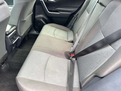 Used 2025 Toyota RAV4 XLE AWD/4WD image 19