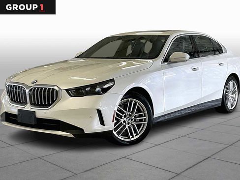 Certified 2024 BMW 530i image 1