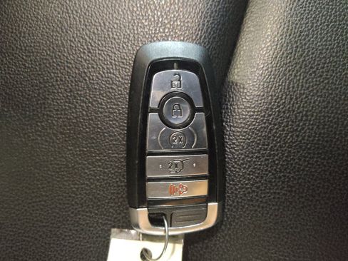 Used 2020 Ford Explorer XLT w/ Equipment Group 202A RWD image 32