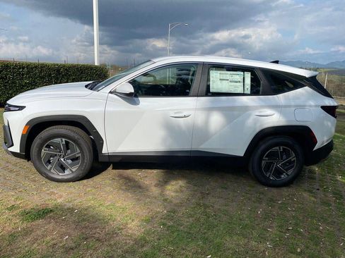 New 2026 Hyundai Tucson Blue SE image 22