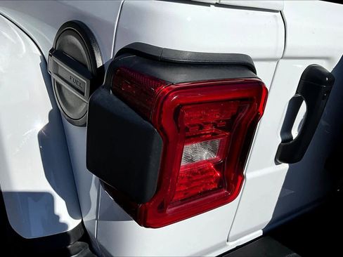 Used 2024 Jeep Wrangler Unlimited Rubicon image 26