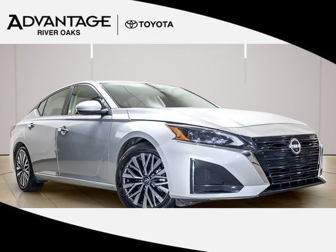 Used 2023 Nissan Altima 2.5 SV image 1