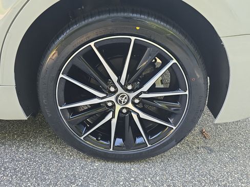 Used 2024 Toyota Camry SE FWD image 32