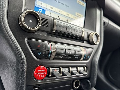 Used 2018 Ford Mustang Shelby GT350 w/ Convenience Package image 17