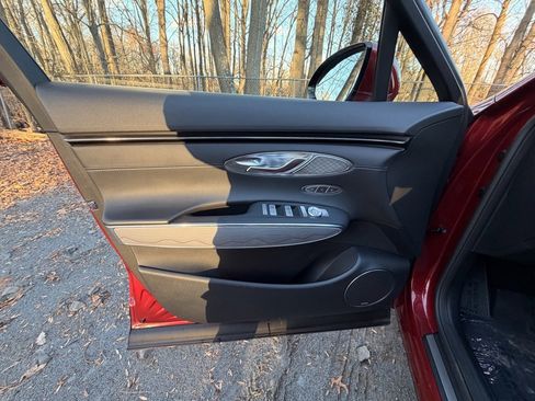 Used 2023 Genesis GV70 2.5T w/ Advanced Package image 18