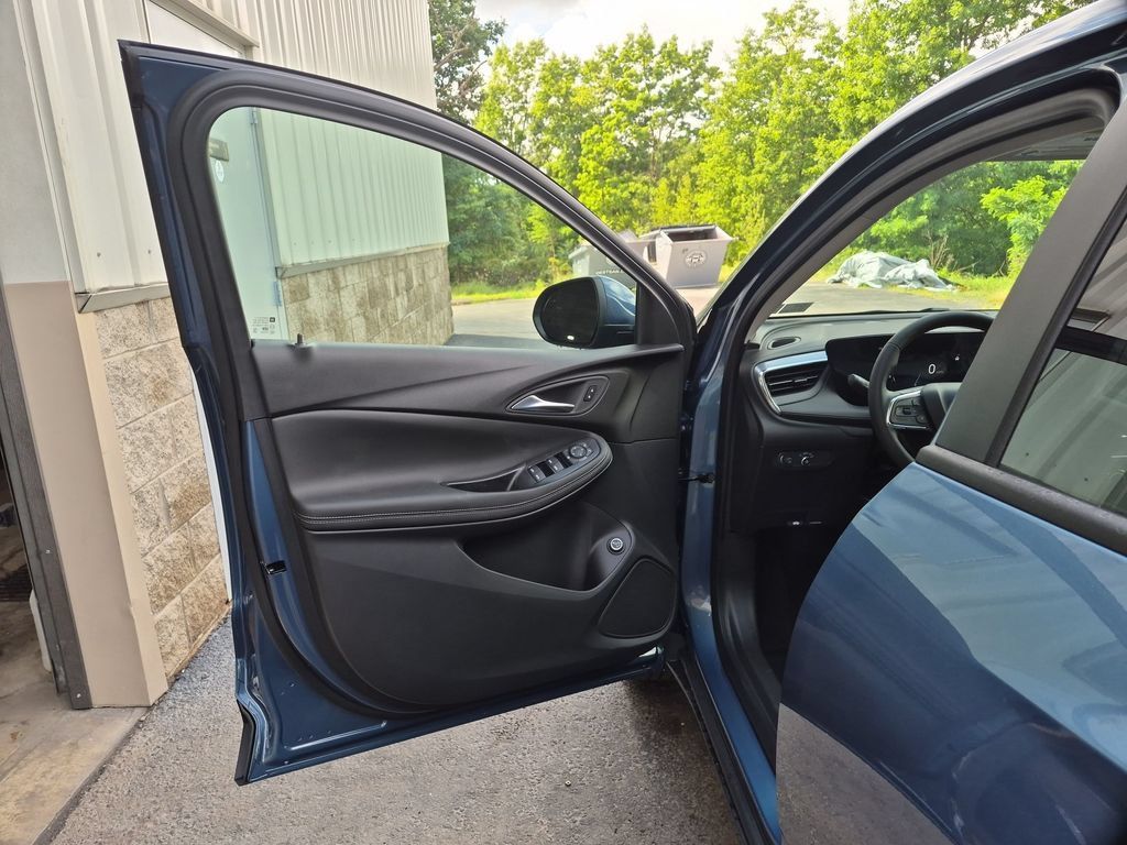 New 2026 Buick Encore GX Preferred w/ Comfort Package AWD/4WD image 15