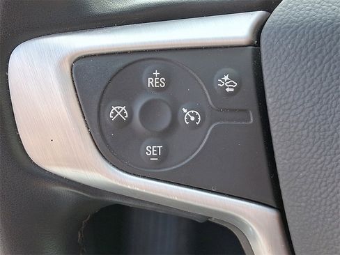 Used 2023 GMC Acadia SLT image 21