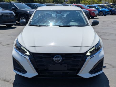 Used 2025 Nissan Altima 2.5 SV FWD image 12