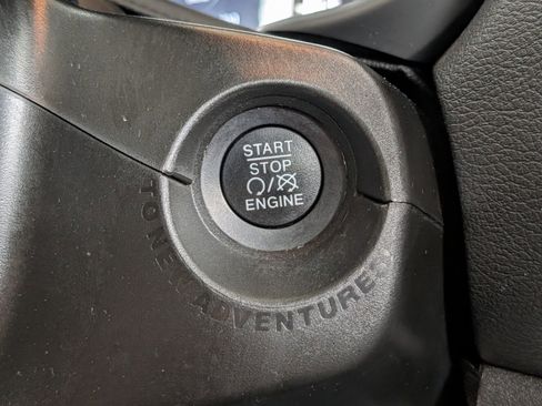 Used 2019 Jeep Renegade Limited AWD/4WD image 22