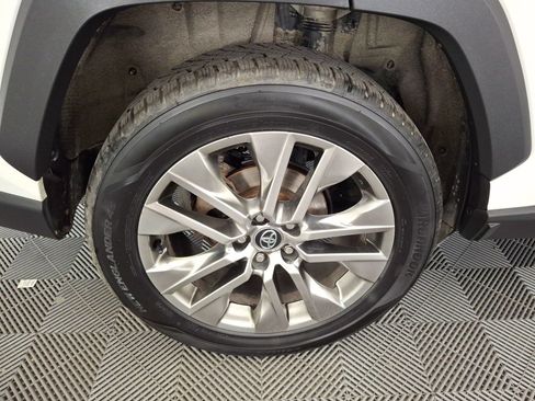 Certified 2020 Toyota RAV4 XLE Premium AWD/4WD image 27