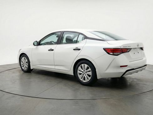 Used 2025 Nissan Sentra S image 6