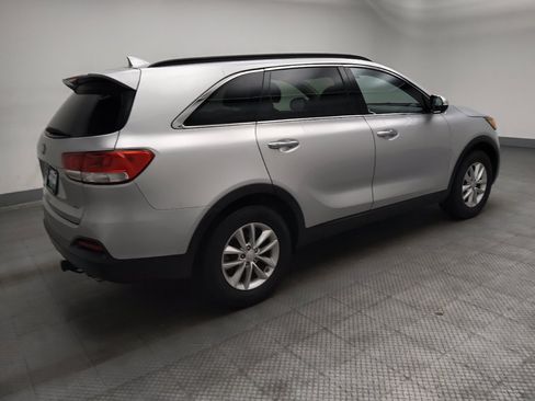 Used 2018 Kia Sorento FWD image 10