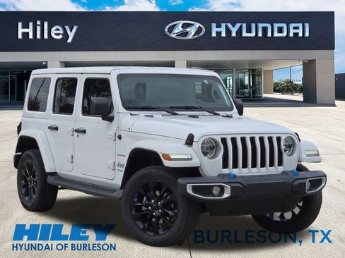 Used 2022 Jeep Wrangler Unlimited Sahara w/ Cold Weather Group image 2