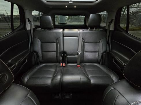 Used 2019 GMC Acadia SLT w/ LPO, Floor Liner Package image 20