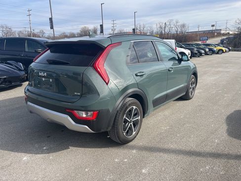 Used 2023 Kia Niro EX image 7