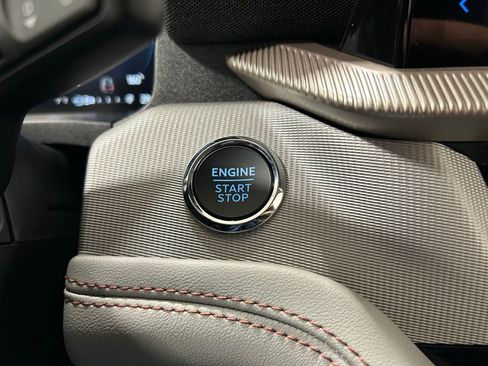 New 2026 Ford Explorer Active w/ Active Comfort Package image 19