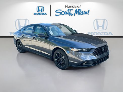 New 2025 Honda Accord SE image 1
