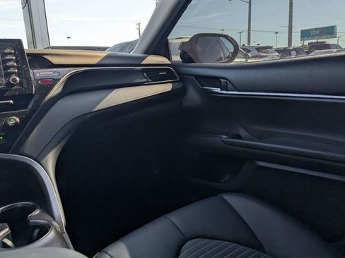 Used 2021 Toyota Camry SE w/ Convenience Package FWD image 15