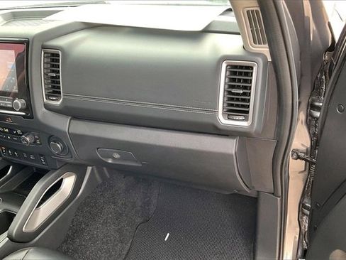 Certified 2024 Nissan Frontier SL w/ Technology Package image 15