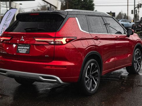 Used 2024 Mitsubishi Outlander SEL image 8