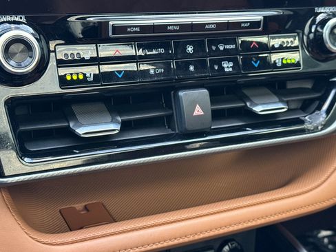 Used 2020 Toyota Highlander Platinum image 22