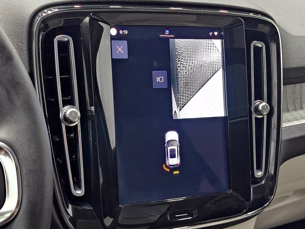Used 2023 Volvo XC40 B4 Ultimate FWD image 51