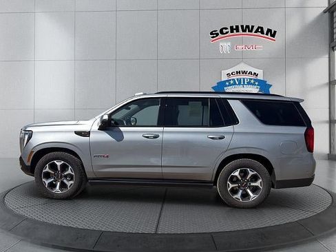 Used 2025 GMC Yukon AT4 Ultimate w/ LPO, Illumination Package AWD/4WD image 7