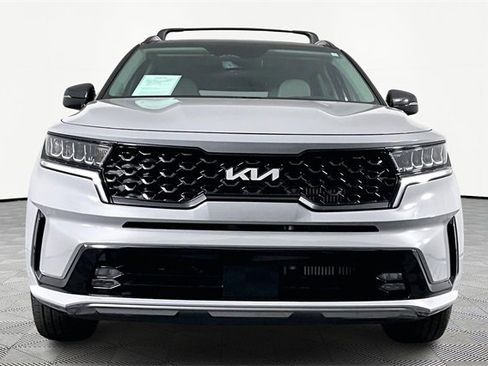Used 2023 Kia Sorento EX w/ Panoramic Sunroof Package image 2