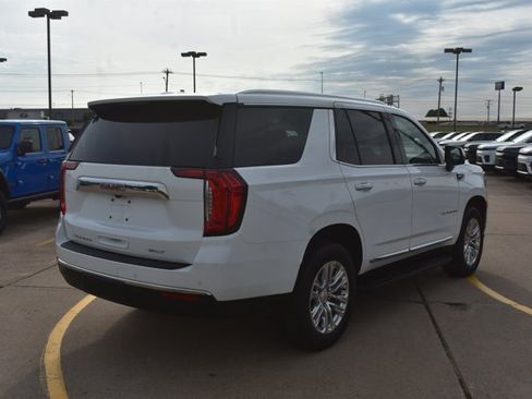 Used 2024 GMC Yukon SLT w/ SLT Luxury Package AWD/4WD image 5