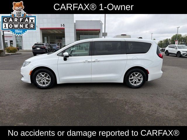 Used 2023 Chrysler Voyager LX FWD image 5
