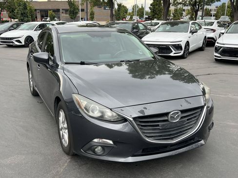 Used 2016 MAZDA MAZDA3 i Touring w/ Popular Equipment Package FWD image 4