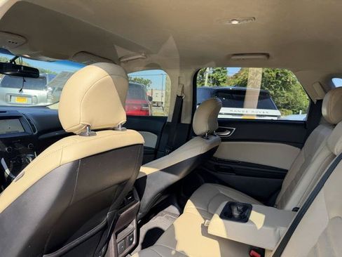 Used 2018 Ford Edge SEL w/ Equipment Group 201A FWD image 25