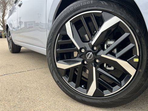 Certified 2025 Nissan Versa SR w/ Trunk Package image 8