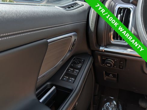 Certified 2025 Ford Expedition Max Platinum w/ Driver's Package AWD/4WD image 27