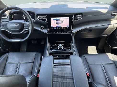 Used 2024 Jeep Wagoneer Series II w/ Flexible Seating Group RWD image 22