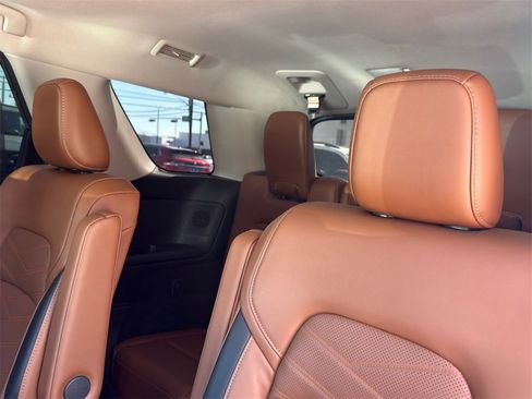 Used 2023 Nissan Pathfinder Platinum image 28