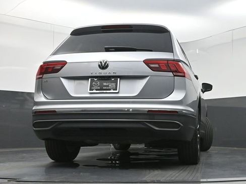 Used 2024 Volkswagen Tiguan SE FWD image 29