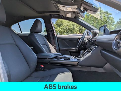 Used 2023 Lexus IS 300 w/ Comfort Package RWD image 31