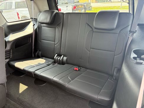 Used 2017 GMC Yukon SLT w/ Premium Edition AWD/4WD image 30