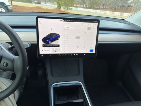 Used 2023 Tesla Model Y Long Range image 2