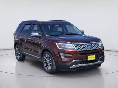 Used 2016 Ford Explorer Platinum AWD/4WD image 3