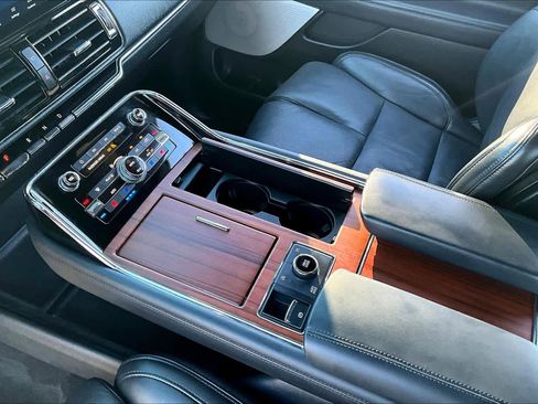 Used 2024 Lincoln Navigator L Reserve image 16
