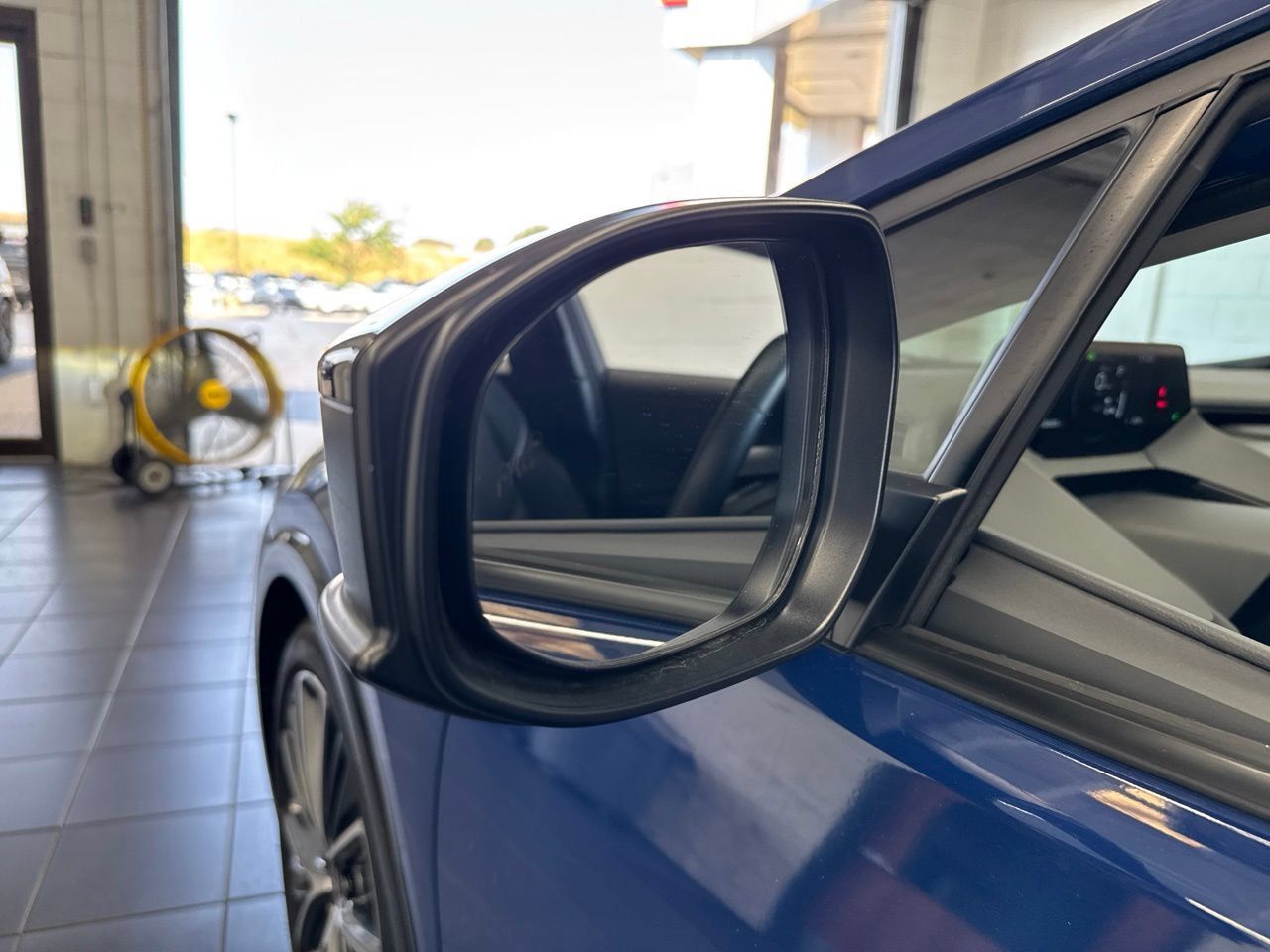 Used 2025 Toyota Prius XLE FWD image 12
