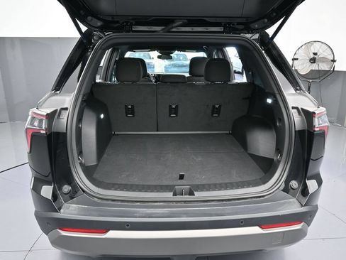 Used 2026 Chevrolet Equinox LT FWD image 36
