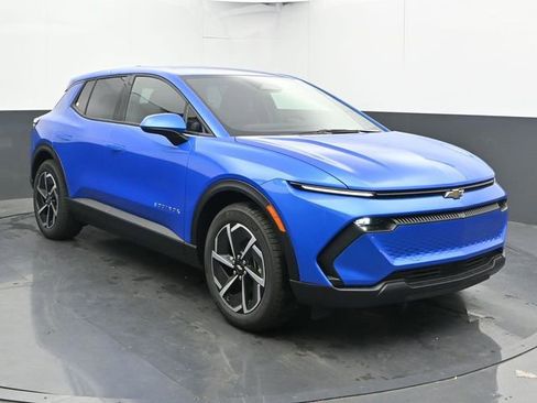 New 2026 Chevrolet Equinox EV LT image 2