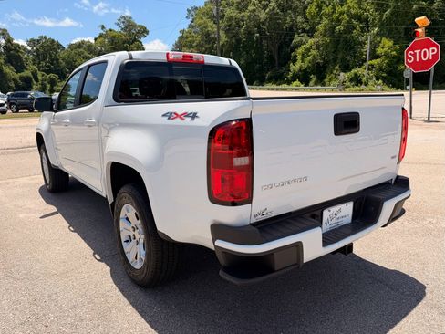 Used 2022 Chevrolet Colorado LT w/ LT Convenience Package AWD/4WD image 4
