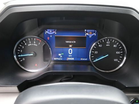 Certified 2024 Ford Expedition XLT image 6